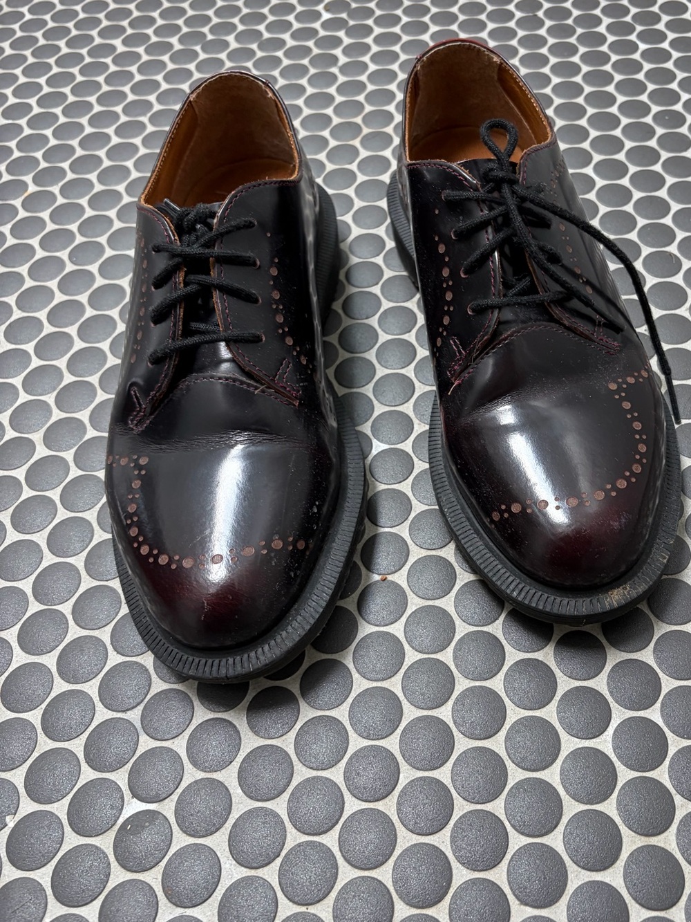 unisex  Lace-Up Brogue Dress Shoes in Dark Burgundy